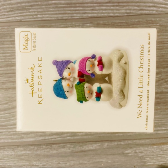 Hallmark Christmas ornament 2011 We Need A Little Christmas snowman family of 4 - Picture 3 of 11